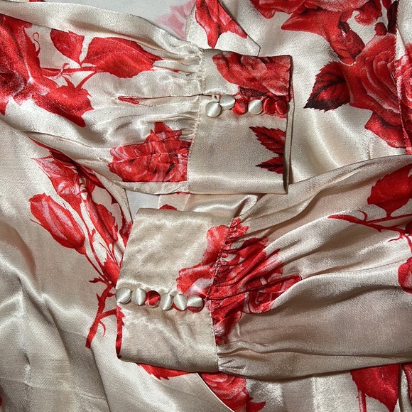 Meshki Rose Print Satin Wrap Top Size Small - Picture 9 of 10